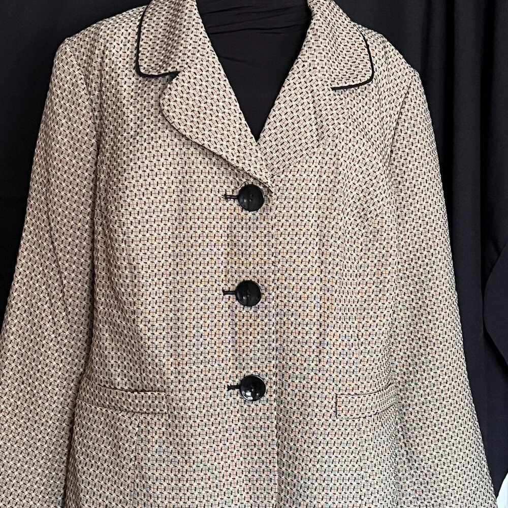 Woman's Le Suit Patterned Blazer